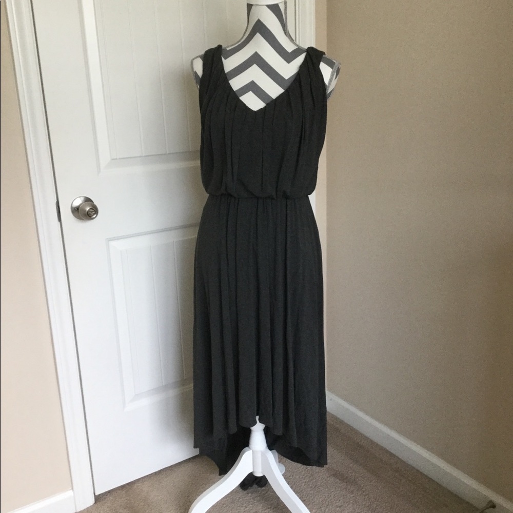 Beautiful gray hi/lo Dress. Laundry Sz 2.